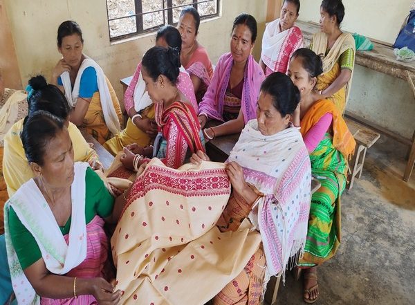 India News | Women's Handloom Skills Fine-tuned in Human Elephant Conflict-hit Meghalaya to Supplement Income