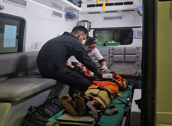 India News | India Coast Guard Evacuates Ailing Man from Tugboat off Gujarat Coast