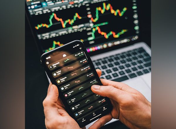 Business News | Introduction of T+0 Rolling Settlement Cycle in Capital Market Segment Implemented for Selected Stocks