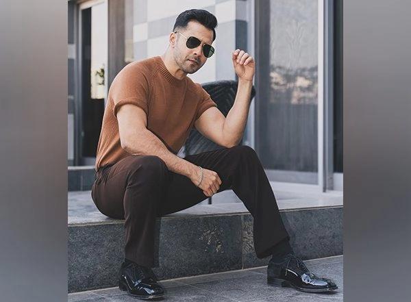 Entertainment News | Varun Dhawan Shares Glimpse of 'freshly Printed Script' of 'Sunny Sanskari Ki Tulsi Kumari'