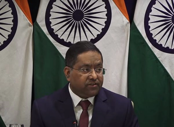 World News | In Close Touch with Indians on Board Ship, Local Authorities: MEA on Maryland Bridge Collapse