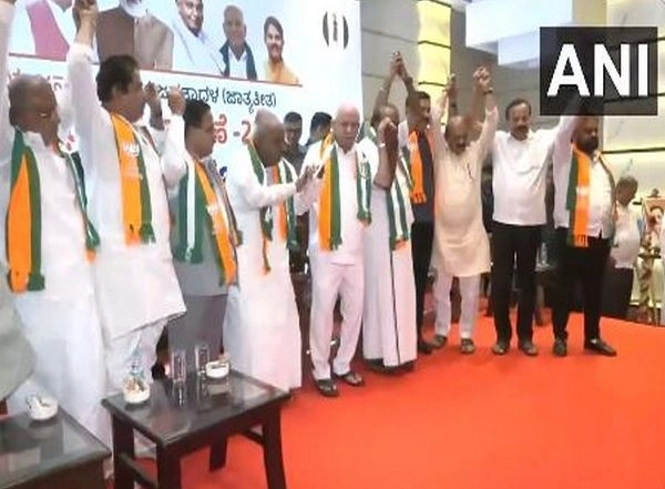 India News | HD Deve Gowda Says BJP-JD(S) Joint Meeting Gives Message to Karnataka People: Fight Against Congress