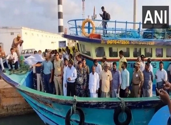 India News | TN: Indian Navy, Nagapattinam District Administration Conduct Voter Awareness Campaign