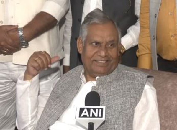 India News | President Murmu to Present Bharat Ratna to Karpoori Thakur; Family Members Express Gratitude to PM Modi