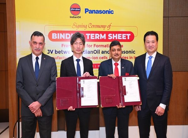 Business News | Indian Oil, Panasonic Energy Sign Binding Term Sheet for Manufacturing Lithium-ion Cells in India