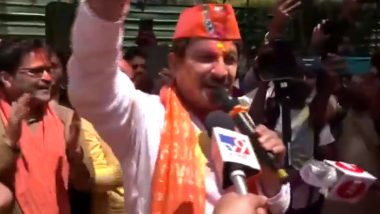 'Koi Khel Rail Mein, Koi Khele Jail Mein': BJP MP Manoj Tiwari Celebrates Holi by Singing Folk Songs at His Residence in Delhi (Watch Video)