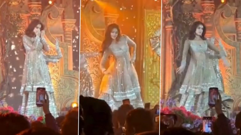 Disha Patani Grooves to Deepika Padukone's 'Deewani Mastani' Song From Bajirao Mastani at Event in Delhi (Watch Video)