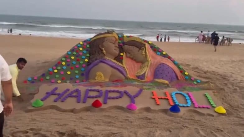 Holi 2024 Sand Art Video: Sudarsan Pattnaik Sculpts Spectacular Sand Art of Radha and Krishna To Celebrate the Festival of Colours, Holi (View Post)