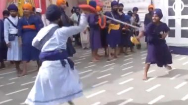 ‘Hola Mohalla’ Celebrations in Punjab: Youth Perform 'Gatka' Martial Arts at Anandpur Sahib Gurudwara in Roppnagar (Watch Video)