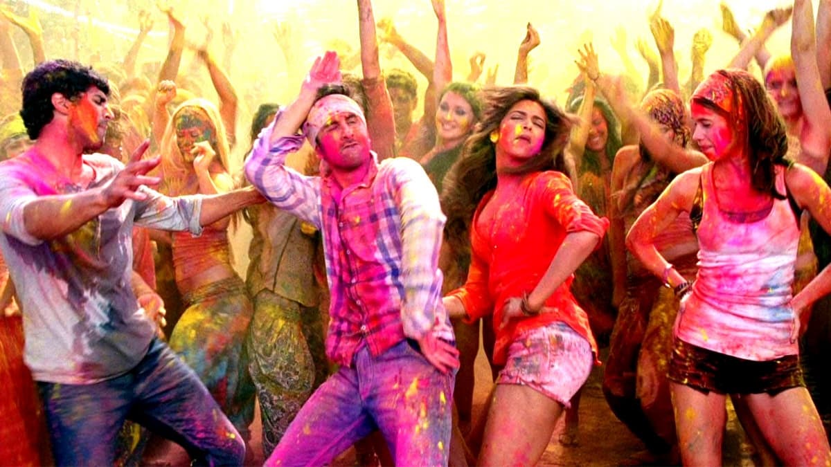 holi rain dance images