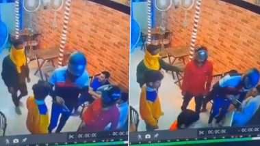 Loot Caught on Camera in Ghaziabad: Masked Men Loot Money From Customers and Employees at Pizza Shop in UP, Video Surfaces