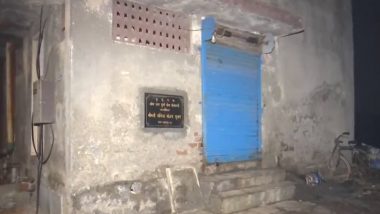 Mumbai: Two Dead, One Injured After Falling Into Underground Sewer of Public Toilet in Malad West (Watch Video)