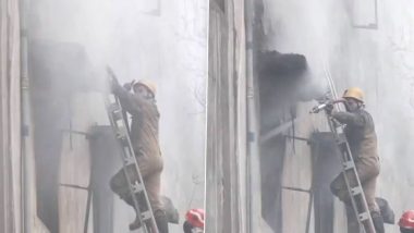 Delhi Fire: Blaze Erupts in a Factory in Narela, 20 Fire Tenders Rushed to Spot (Watch Video)