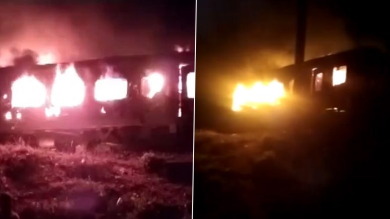 Bihar Train Fire Video: Blaze Erupts in One Coach of Patna-Delhi Holi Special Train Near Arrah, No Casualties Reported