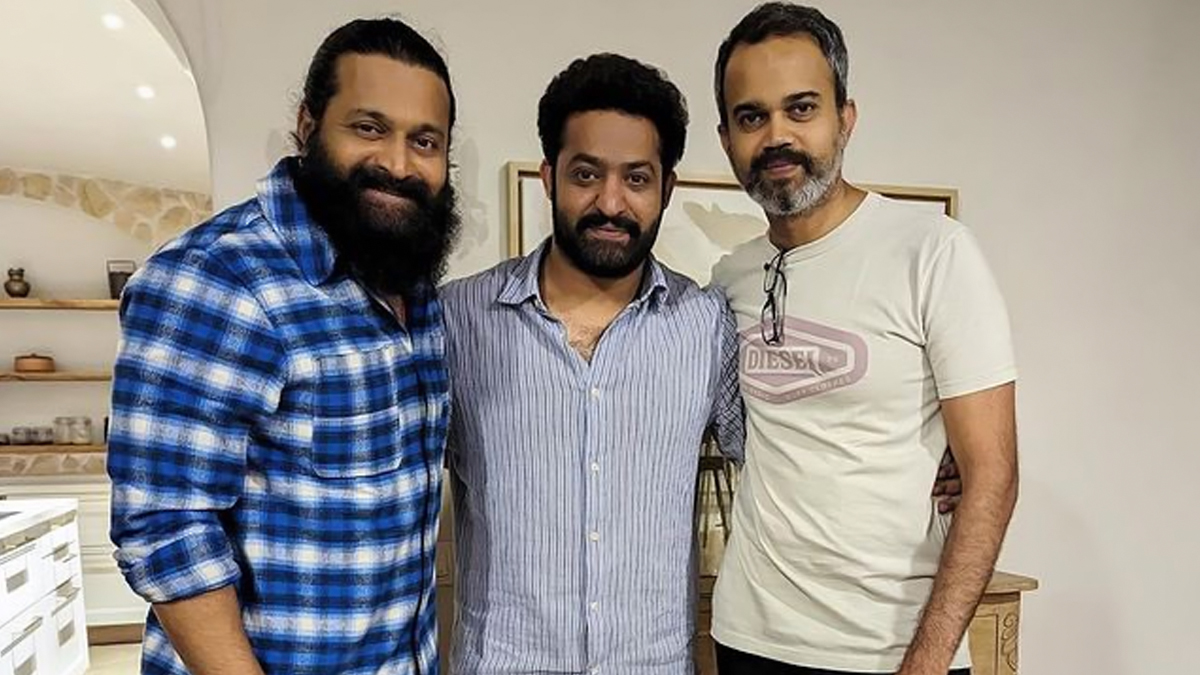 Pics of Jr NTR Posing With Rishab Shetty and Prashanth Neel at an Event in Bengaluru Go Viral | 🎥 LatestLY