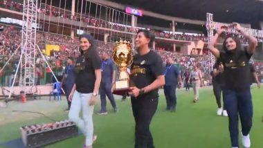 RCB Women's Team Players Perform Victory Lap With WPL 2024 Trophy at M Chinnaswamy Stadium During RCB Unbox Event, Video Goes Viral