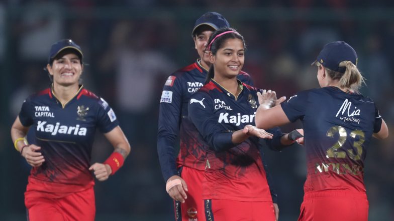 WPL 2024: Smriti Mandhana Left in Awe of Shreyanka Patil and Sophie Molineux Show Spinning Royal Challengers Bangalore to Maiden Title