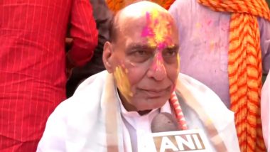 Holi 2024: Defence Minister Rajnath Singh Celebrates Festival of Colours at His Residence in Delhi, Extends Greetings of Holi (Watch Video)