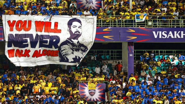 'You Will Never Walk Alone' Poster With Inspirational Message For Rishabh Pant Spotted in the Stands of Vizag Stadium During DC vs CSK IPL 2024 (See Pic)