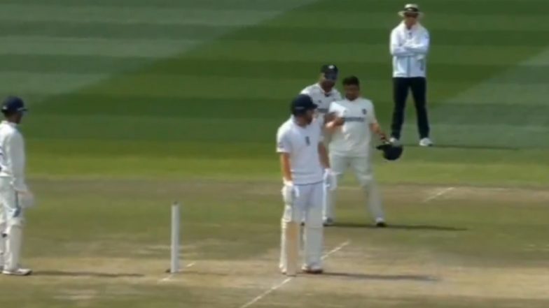 Rohit Sharma Holds Sarfaraz Khan, Hilariously Positions Him at Leg-Slip During IND vs ENG 5th Test 2024; Video Goes Viral