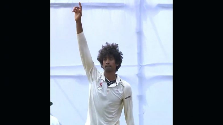 Sai Kishore Becomes Third Tamil Nadu Bowler to Take 50 Wickets in a Ranji Trophy Season, Scalps Five Wicket-Haul in TN vs MUM Semifinal Match