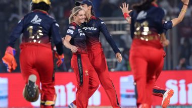 Three Wickets in One Over! Sophie Molineux Dismisses Shafali Verma, Jemimah Rodrigues and Alice Capsey in Game-Changing Over During DC-W vs RCB-W WPL 2024 Final (Watch Video)