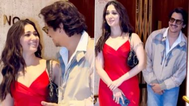 Vijay Varma Lovingly Looks at Girlfriend Tamannaah Bhatia As She Poses for Paps at Manish Malhotra’s Bash (Watch Video)