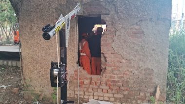 Delhi: Child Falls into 40-Foot-Deep Borewell in Delhi Jal Board Plant; Rescue Operation in Progress (Watch Videos)