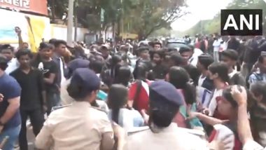Bihar: Intermediate Students Protest in Patna Against Government’s Decision To Discontinue Plus Two Classes in Colleges From April 1 (Watch Video)
