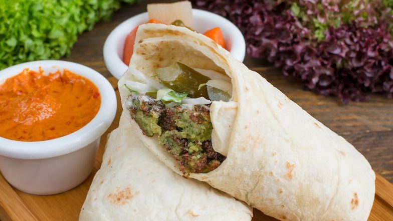 Death After Eating Chicken Shawarma: Tamil Nadu Food Department Conducts Checks Across Several Eateries in State