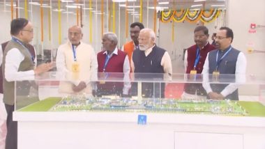 PM Modi in Jharkhand: Prime Minister Narendra Modi Reaches Dhanbad To Launch Projects Worth Rs 35,700 Crore (Watch Video)