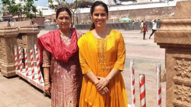 Indian Badminton Player Saina Nehwal Offers Prayer at Jagannath Temple in Puri (See Pics)