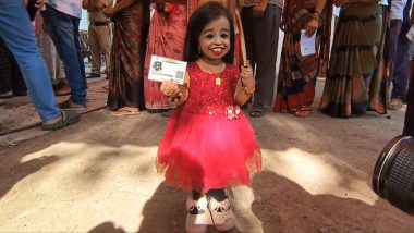 Maharashtra Lok Sabha Election 2024: World’s Shortest Living Woman Jyoti Amge Exercises Her Voting Right in Nagpur, Urges Everyone To Vote (Watch Video)