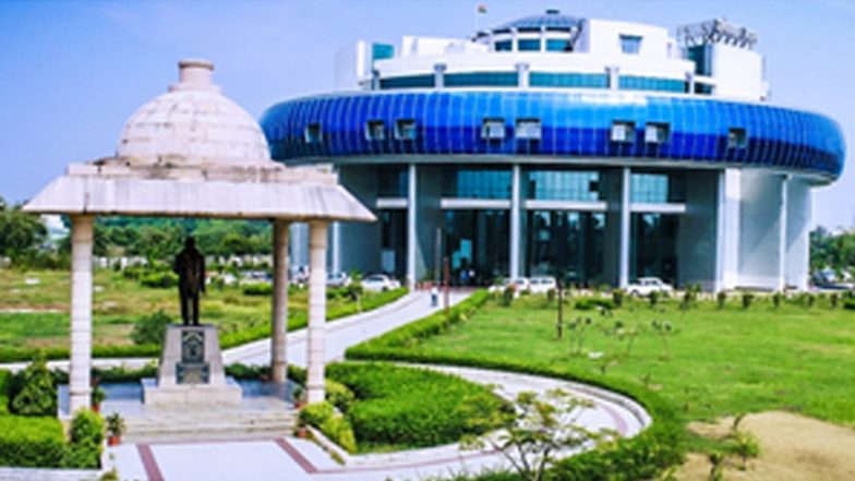 Ram Navami 2024 Clash in Lucknow: Tiff Between Student Groups Over 'Loud Music' During Ram Navami Celebrations at Babasaheb Bhimrao Ambedkar University (Watch Video)