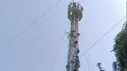 Farmers Protest at Jantar Mantar: Tamil Nadu Farmers Climb Atop Mobile Tower As They Protest Over Their Various Demands in Delhi (Watch Video)