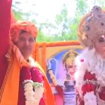 Hanuman With Insulin: Man Dressed Up As Lord Hanuman Holding Insulin Seen With Saurabh Bharadwaj During Hanuman Jayanti Shobha Yatra Amid Arvind Kejriwal Insulin Row (Watch Video)
