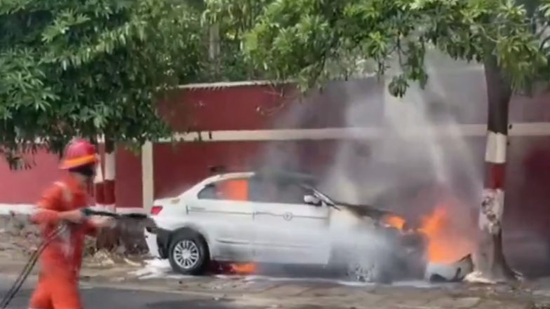 Uttarakhand Car Fire Video: Vehicle Goes Up in Flames Near Ballupur Chowk in Dehradun, Fire Tenders on Scene