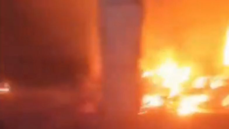 Ghaziabad Fire: Massive Blaze Erupts at Car Showroom in Uttar Pradesh’s Vaishali Area, No Casualties Reported (Watch Video)