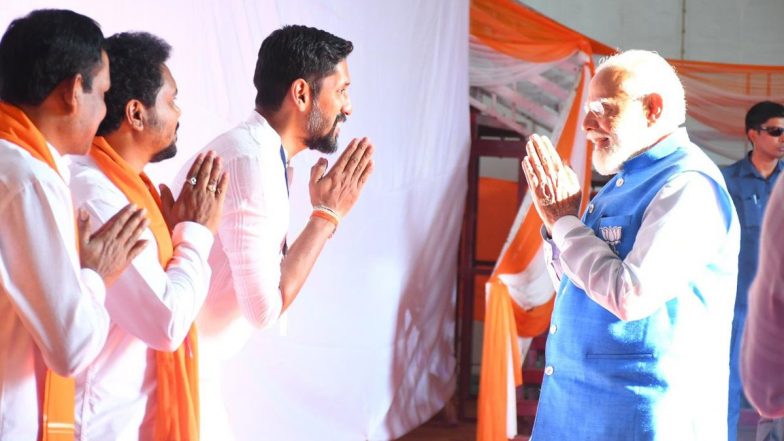 PM Modi-Arun Yogiraj Meeting: Prime Minister Narendra Modi Meets Ram Lalla Idol Sculptor During Political Event in Karnataka’s Mysuru (See Pics)