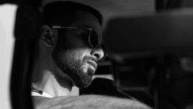 Deva: Shahid Kapoor Looks Solid in New Monochrome BTS Glimpse From His Upcoming Film Directed by Rosshan Andrrews (See Pic)