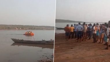 Odisha Boat Capsize Video: Several Persons Feared Missing as Boat Overturns in Mahanadi River, Search and Rescue Operation Underway