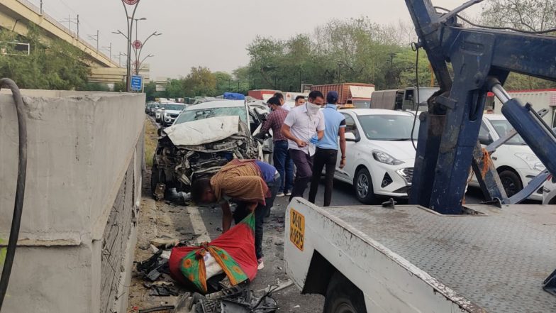 Delhi Road Accident: Three Injured As Jaguar Car Goes Out of Control and Hits Multiple Vehicles in Cantonment Area (See Pic)