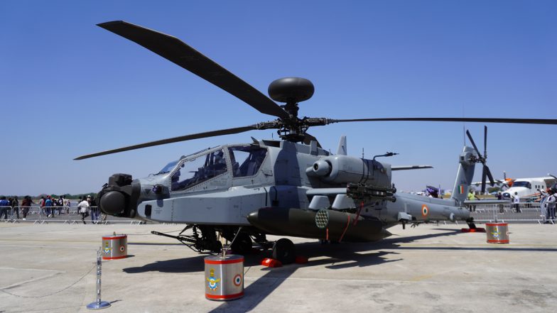 IAF Chopper Emergency Landing: Indian Air Force's Apache Helicopter Damaged After Making Precautionary Landing in Ladakh, Pilots Unhurt