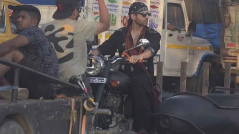 Bhool Bhulaiyaa 3: Kartik Aaryan as Rooh Baba Shoots at Howrah Bridge in Kolkata (View Pics)