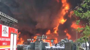 Chhattisgarh Fire Video: Massive Blaze Engulfs Power Distribution Company in Raipur's Kota, Police and Fire Crews Deployed (Watch Video)