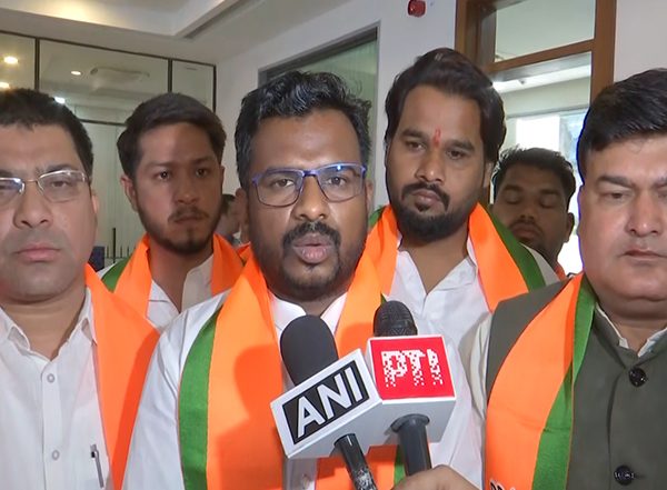India News | Madhya Pradesh: Congress Leader Vikram Ahake Joins BJP Ahead of Lok Sabha Polls