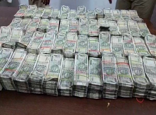 India News | Andhra: Rs 1.31 Crore Unaccounted Cash Seized in Anantapur, 3 Held
