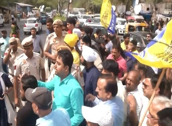 India News | AAP Workers Hold Protest Outside Tihar Jail After Delhi CM Sent to Judicial Custody