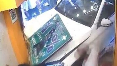 India News | Six Injured After Car Rams into 'Kachori' Shop in Delhi