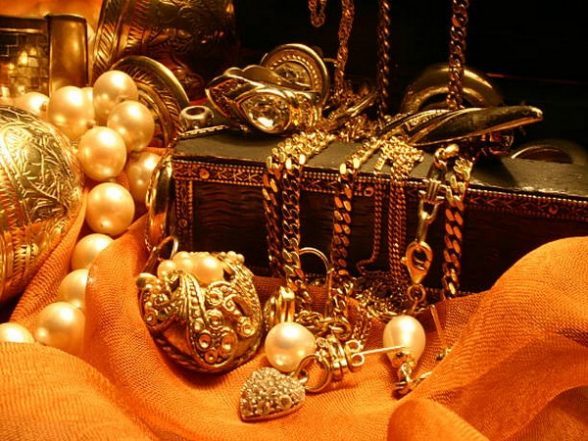 Business News | India's Gems-jewellery Sector Sparkles Amidst Surging Gold Prices and Global Export Dominance - Vimarsana News